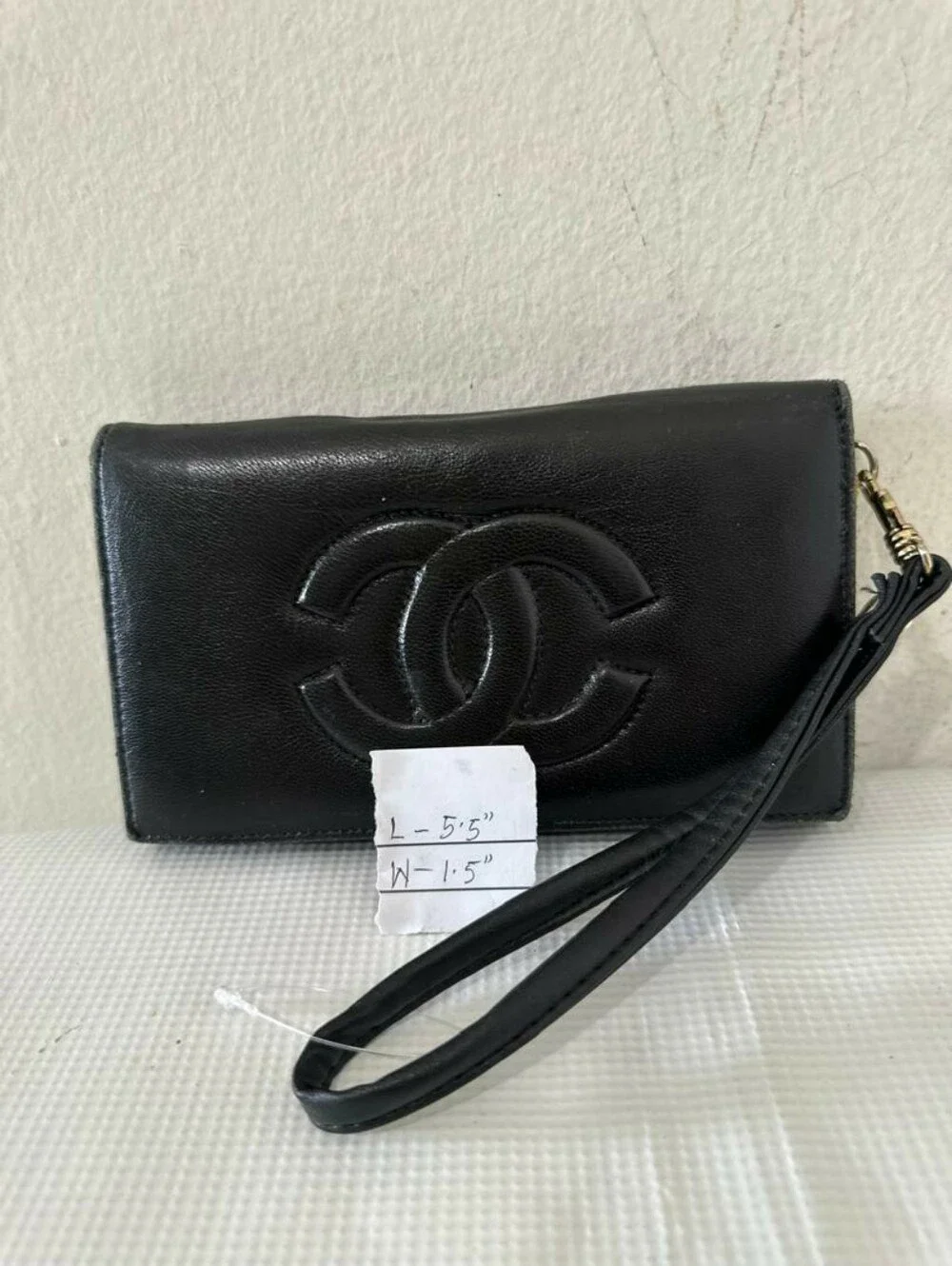 Vintage Chanel Black Leather Bi-Fold Wallet Interlocking CC Logo Magnetic Close